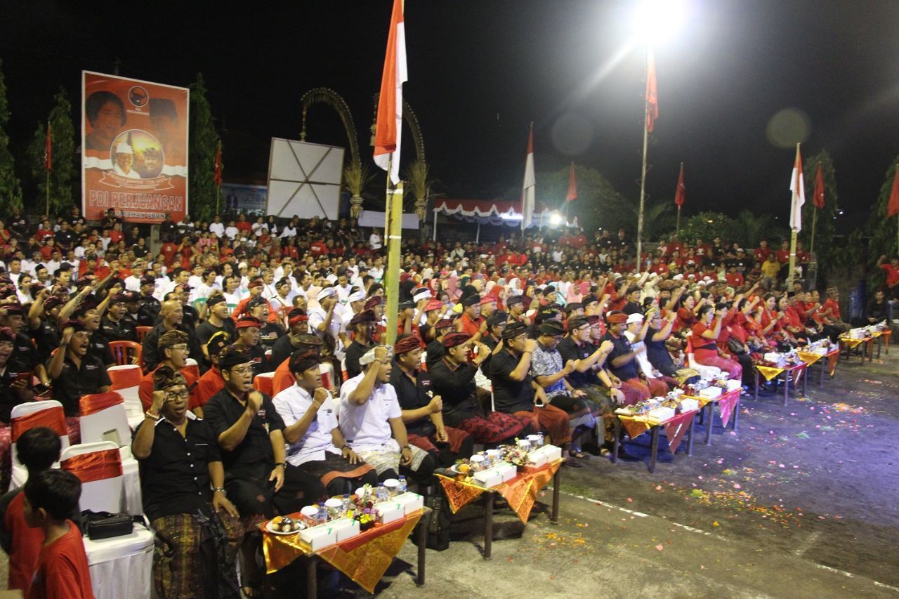 Ribuan Warga Ubung "Satu Jalur" Menangkan Koster-Ace